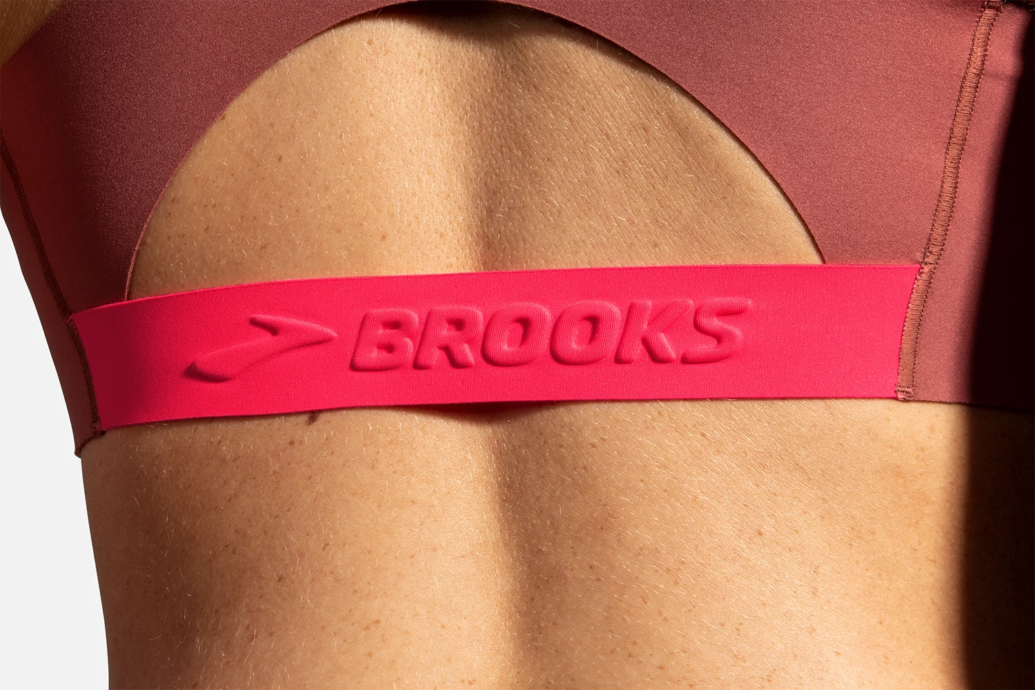 BROOKS Women's Dare V Neck Run Bra (691 - Terracotta/Fluoro Pink) - Image 5